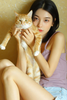 两颗小蜜桃硬了